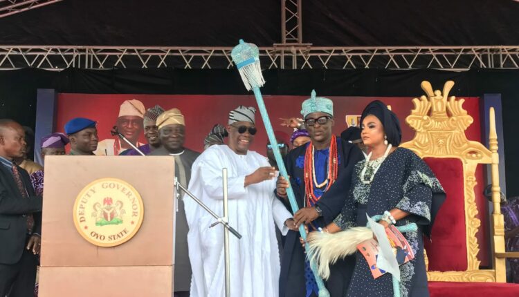 Onifiditi Oba Adekola-Oyelere gets staff of office