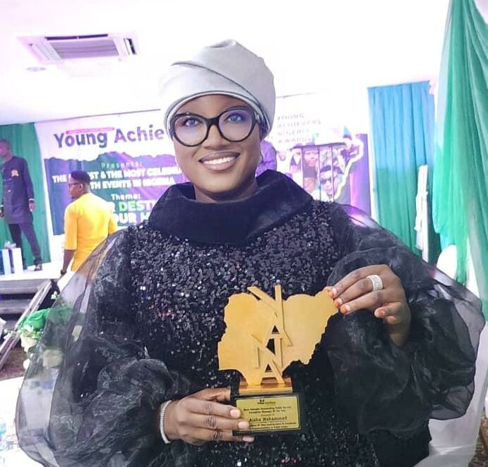 Head of Enlightenment and Reorientation of EFCC, Aisha Mohammed, was honoured at the 14th edition of Young Achievers Nigeria Awards recently