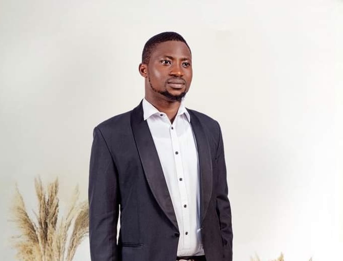 Ajao Samson sets new Guinness World Record for longest marathon reading aloud