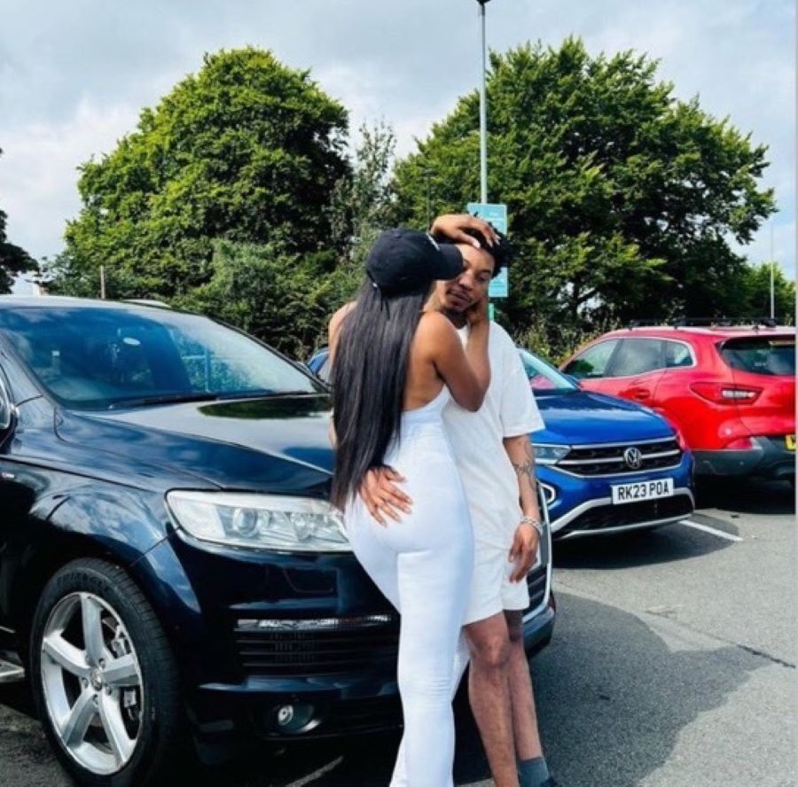 PHOTOS: Singer Solidstar proposes to fiancée