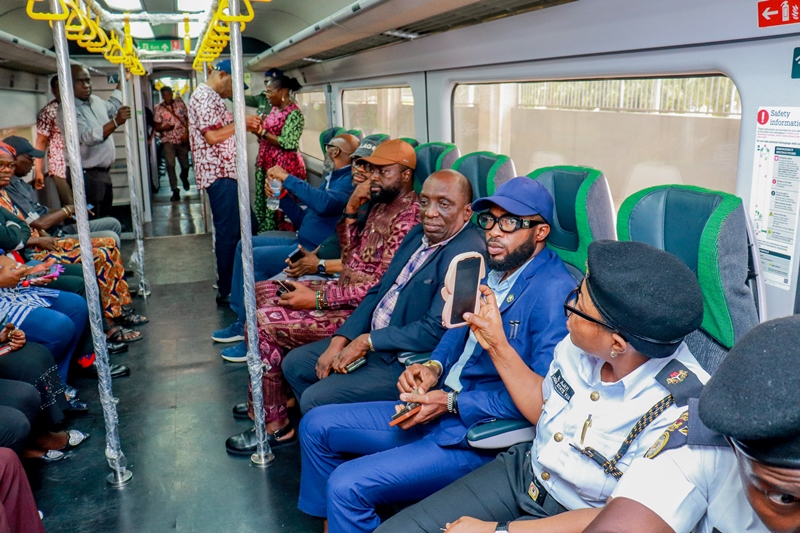 Lagos Transport Commissioner leads key officials on Redline Rail ...