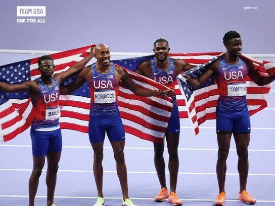 USA hits gold medals in Men, Women's 4 x 400m Relay