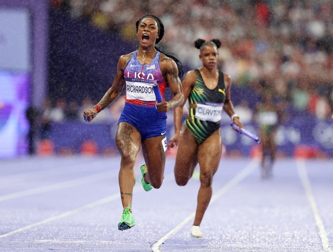 USA storms to gold in Women's 4 x 100m Relay Final