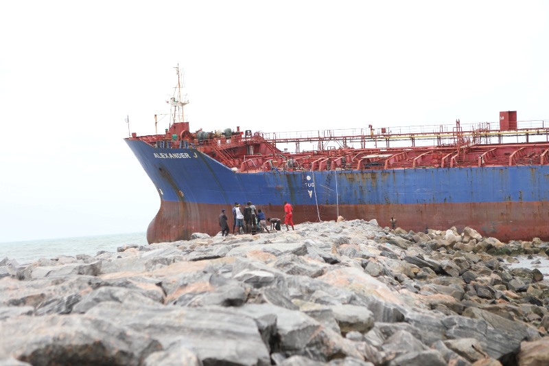 Cargo Vessel destroys multi-billion groins along Lagos coastline at Mayegun