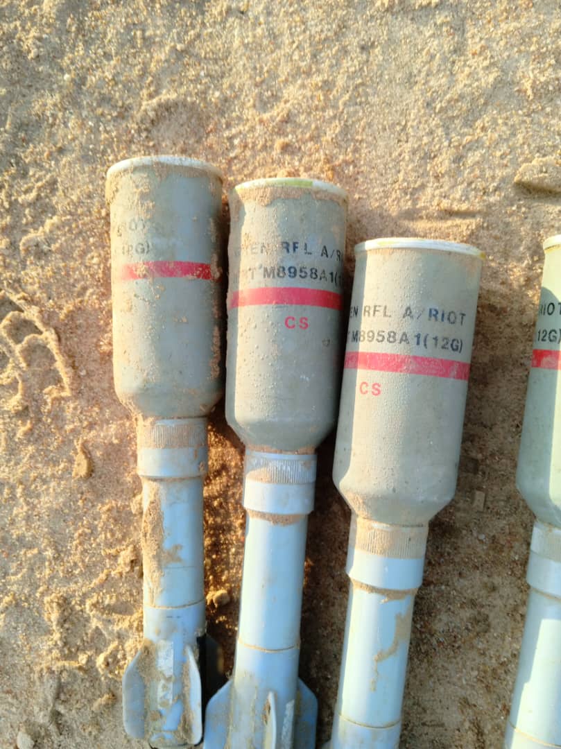 Police operatives discover six projectile grenades allegedly abandoned by terrorists at Ajilari Cross area of Maiduguri, Borno State.