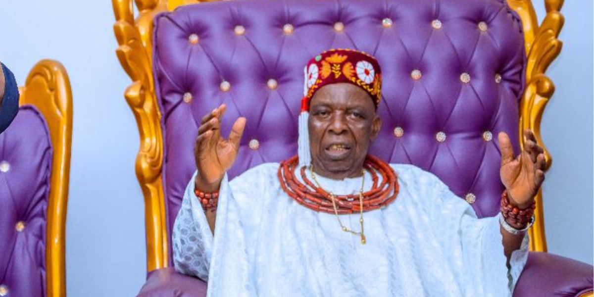 Tinubu mourns as popular Osun monarch Oba Aromolaran is dead