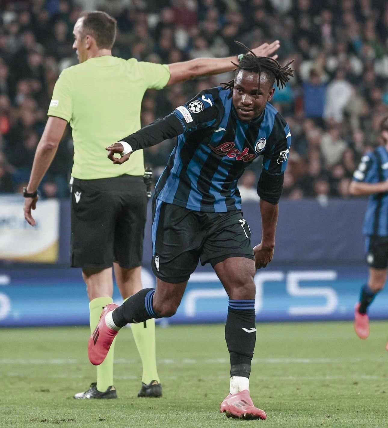 Lookman nets historic goal as Atalanta seal dominant victory over Shakhtar Donetsk