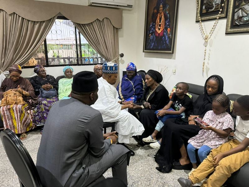 Shettima offers words of comfort to grieving Tallen family