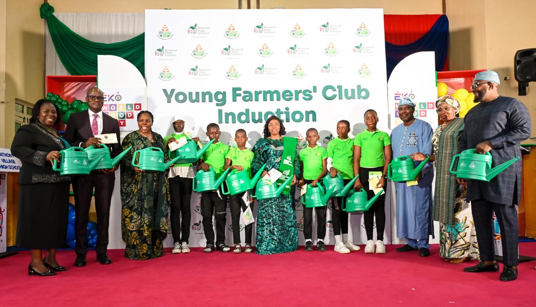 Lagos First Lady Sanwo-Olu inducts Over 700 students into Young Farmers Club