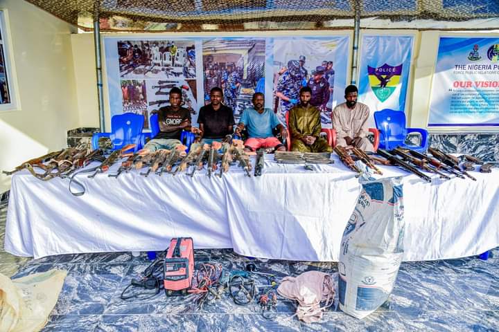Nigeria Police announces arrest of five suspected notorious trans-border gun runners with 17 Ak-47 rifles, ammunition and others