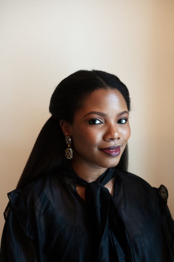 Tokini Peterside - Schwebig