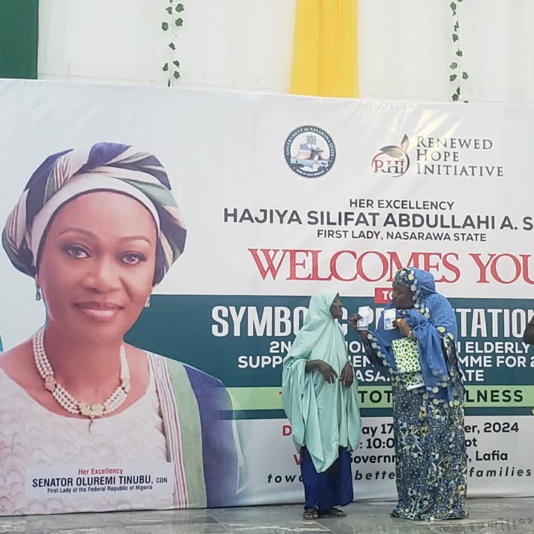 First lady Oluremi Tinubu distributes N50m to ease the burden of celebrating the festivities to 250 elderly citizens of Nasarawa State.