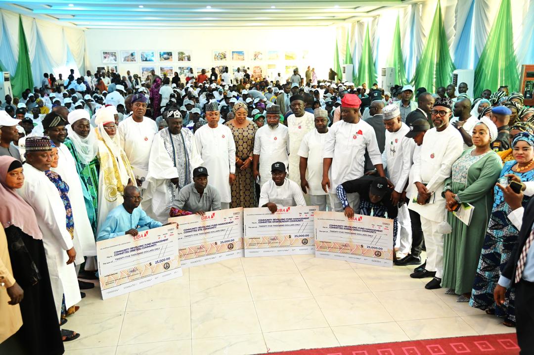 Kogi governor, Ahmed Ododo presents N3bn to 2,381 beneficiaries impacted by climate change under ACReSAL Project