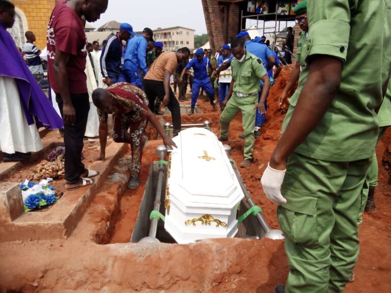 Remains of Rev. Fr. Tobias Okonkwo, a priest of Catholic Diocese of Nnewi, Anambra recently murdered have been laid to rest amid tears.