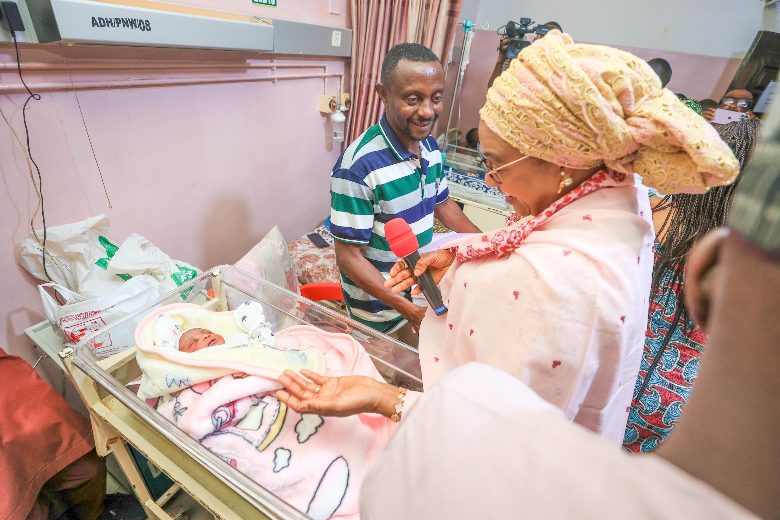 First Lady of Nigeria, Oluremi Tinubu on Wednesday welcomes Abuja's first baby of the year 2025 at the Asokoro District Hospital