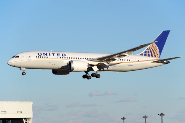 United Airlines Boeing 787-800