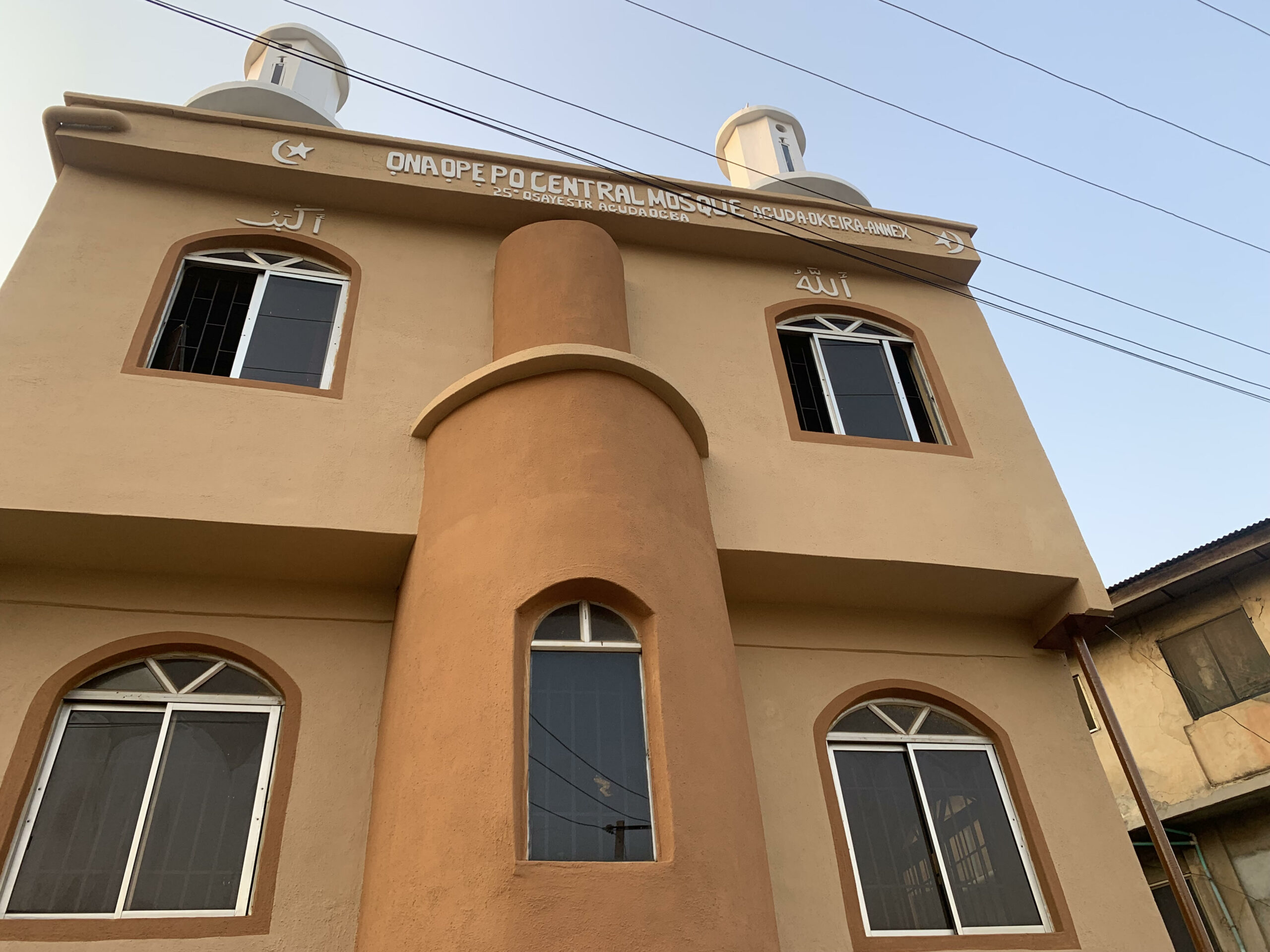 A front view of Ona Ope Po Central Mosque, Aguda-Ogba, Lagos. Credit: Simbiat Bakare.