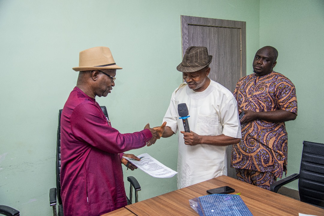 The Edo Government on Friday retrieved the State-owned Nigerian Observer Printing Press from Chike Madueke-led Fountain Brook Publishing Limited, the Consultant appointed by the immediate past administration.