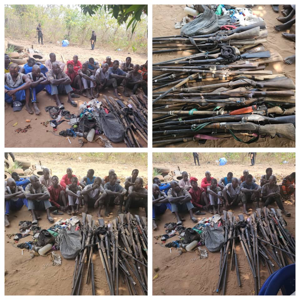 Operatives of Edo Security Corps (ESSC) nab 18 suspected kidnappers, armed robbers, recovering 38 locally made guns, pellets and charms.
