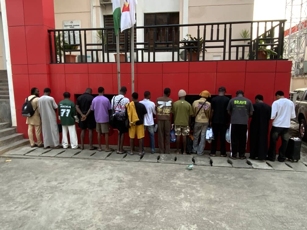 EFCC hits Amax Apartment in Abuja, arrests 15 internet fraudsters