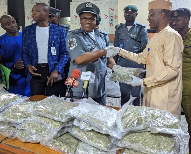 Customs operatives intercepta Nigerian from Canada with 142 wraps of Canadian loud on arrival at the Murtala Muhammed Airport (MMIA), Lagos.