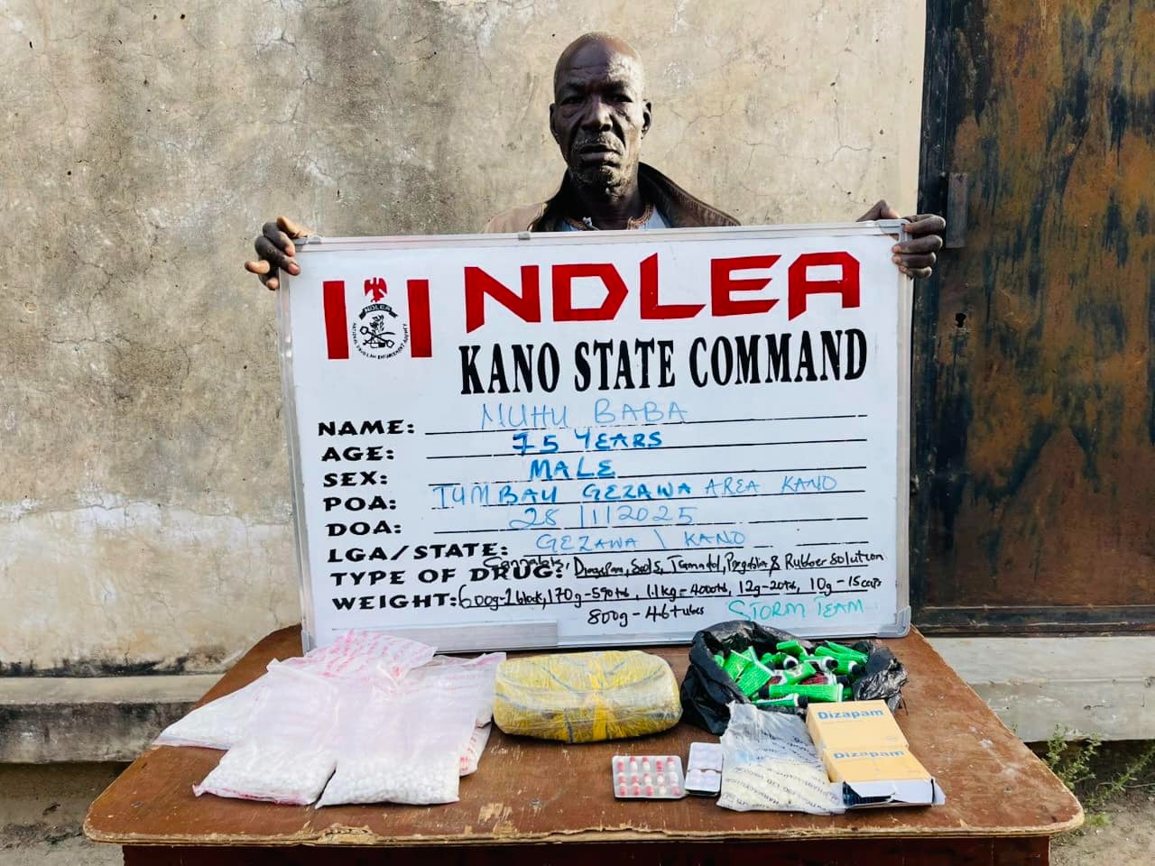 Kano Command of NDLEA nabs Nuhu Baba, a 75-year-old drug peddler who has been distributing illicit drugs.across the state.