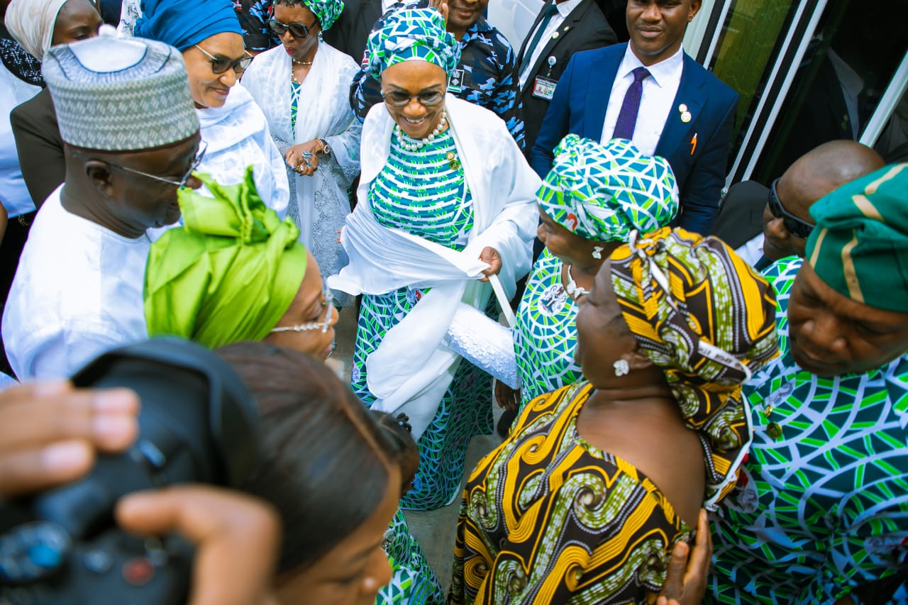 First Lady, Oluremi Tinubu inaugurates 236-bed facility constructed at Nana Berry Orphanage and Children’s Home by OSSAP-SDGs. 