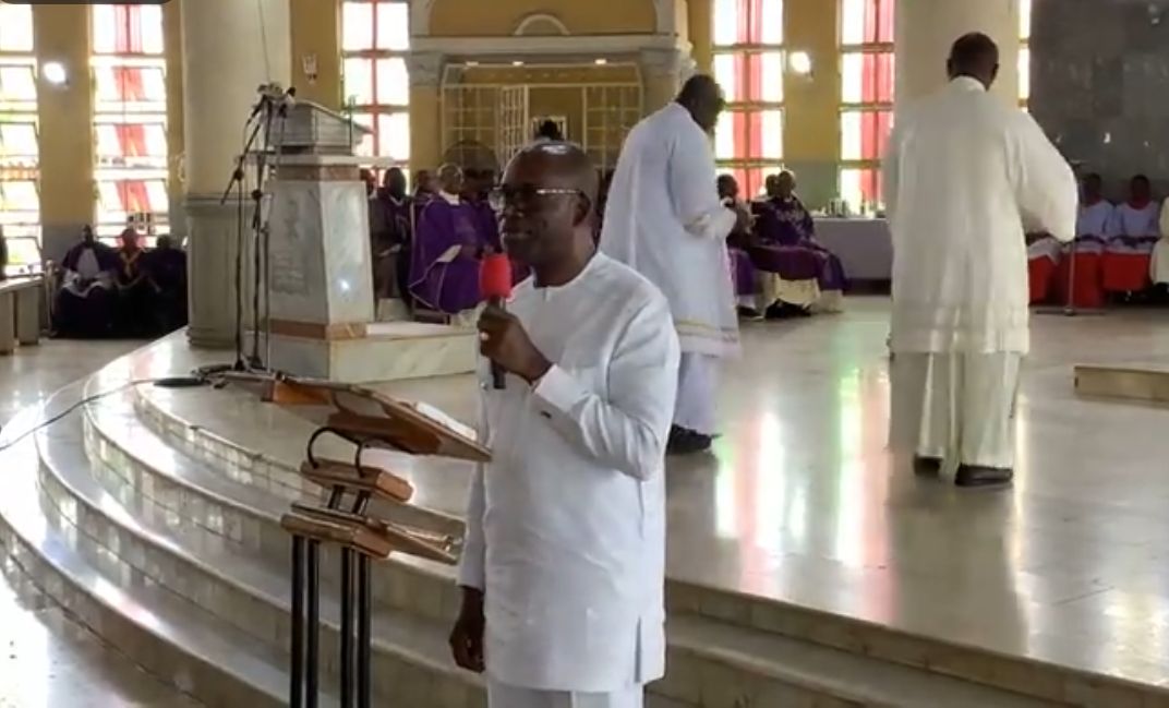 Catholic Bishop of Sokoto Diocese, Bishop Matthew Kukah, lauds Gov Chukwuma Soludo for his accomplishments in Anambra in three years.