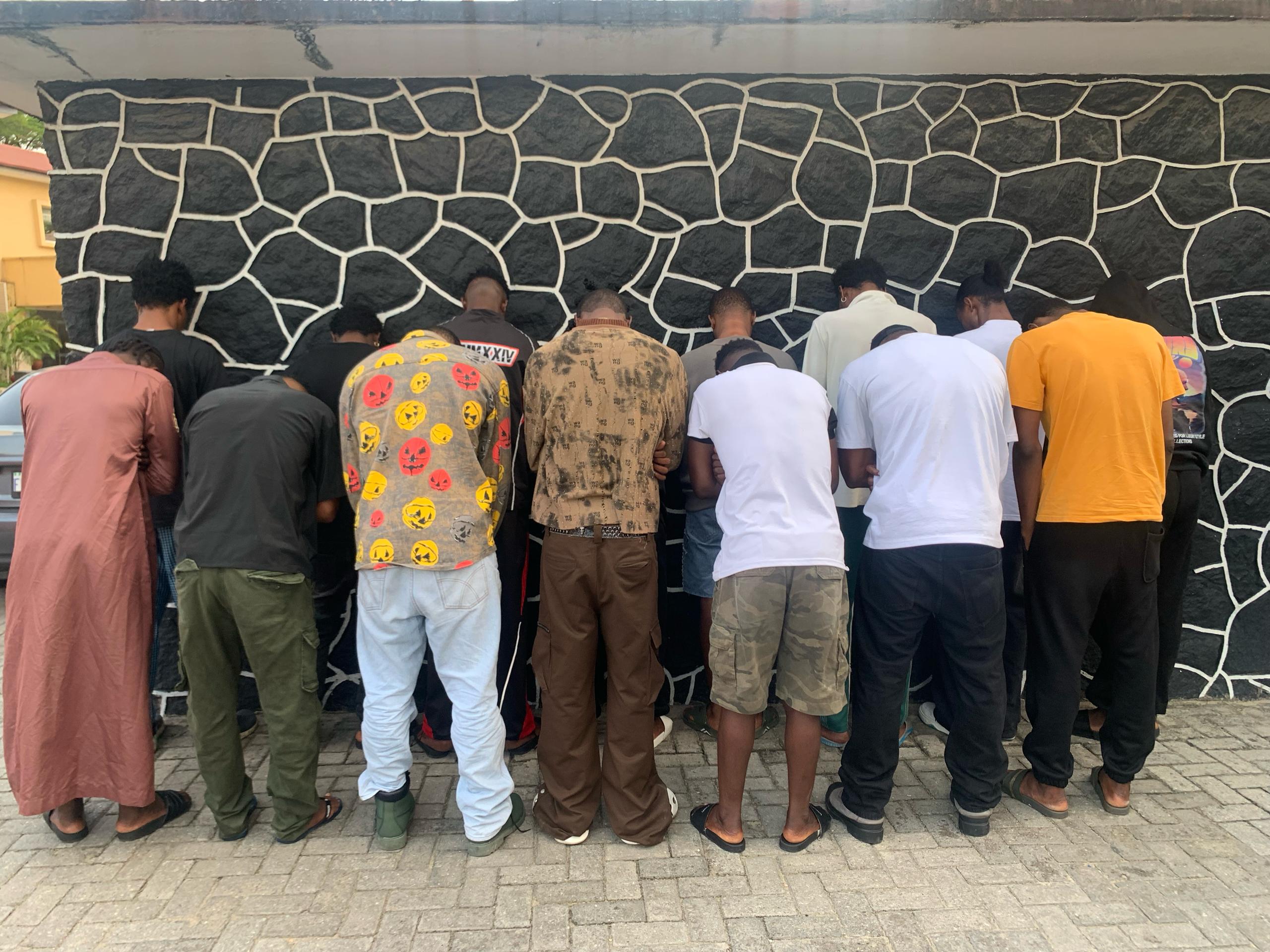 EFCC operatives arrest 15 suspects for alleged involvement in internet fraud in different estates in Lekki area of Lagos State.