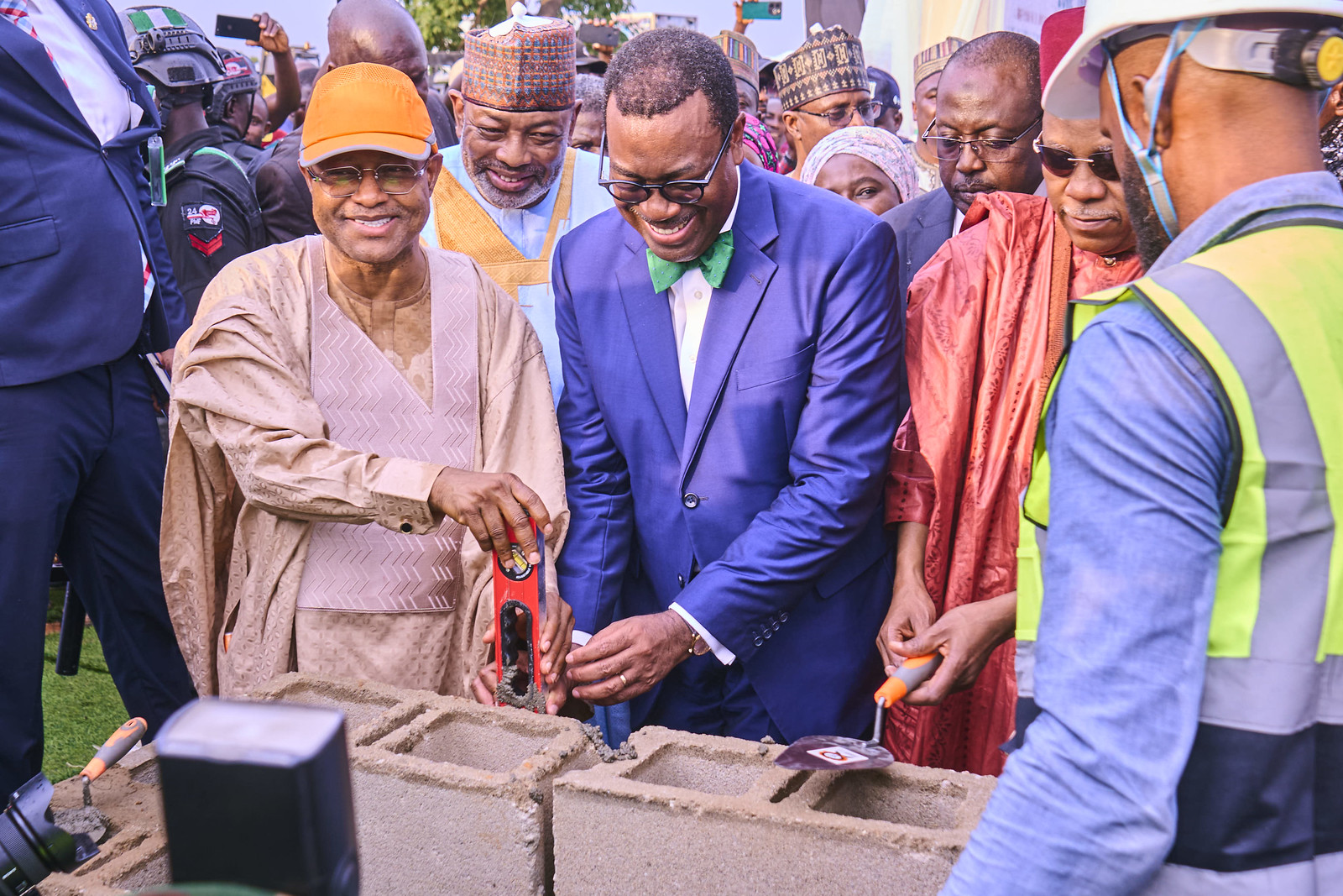 VP Shetttima, AfDB President Adesina and Gov. Uba Sani unveiling the plaque for the SAPZ in Kaduna