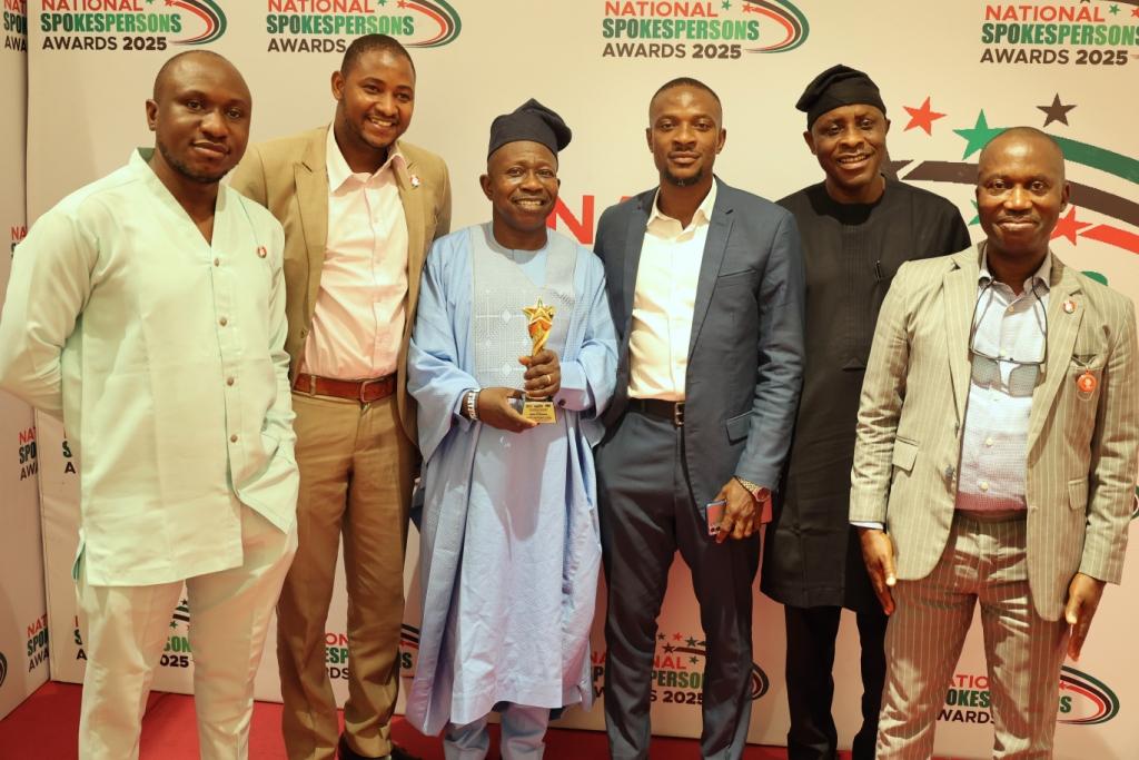 Head, Media and Publicity Unit of EFCC, Dele Oyewale, emerges NIPR Outstanding Federal Government Spokesperson of the Year, 2025.