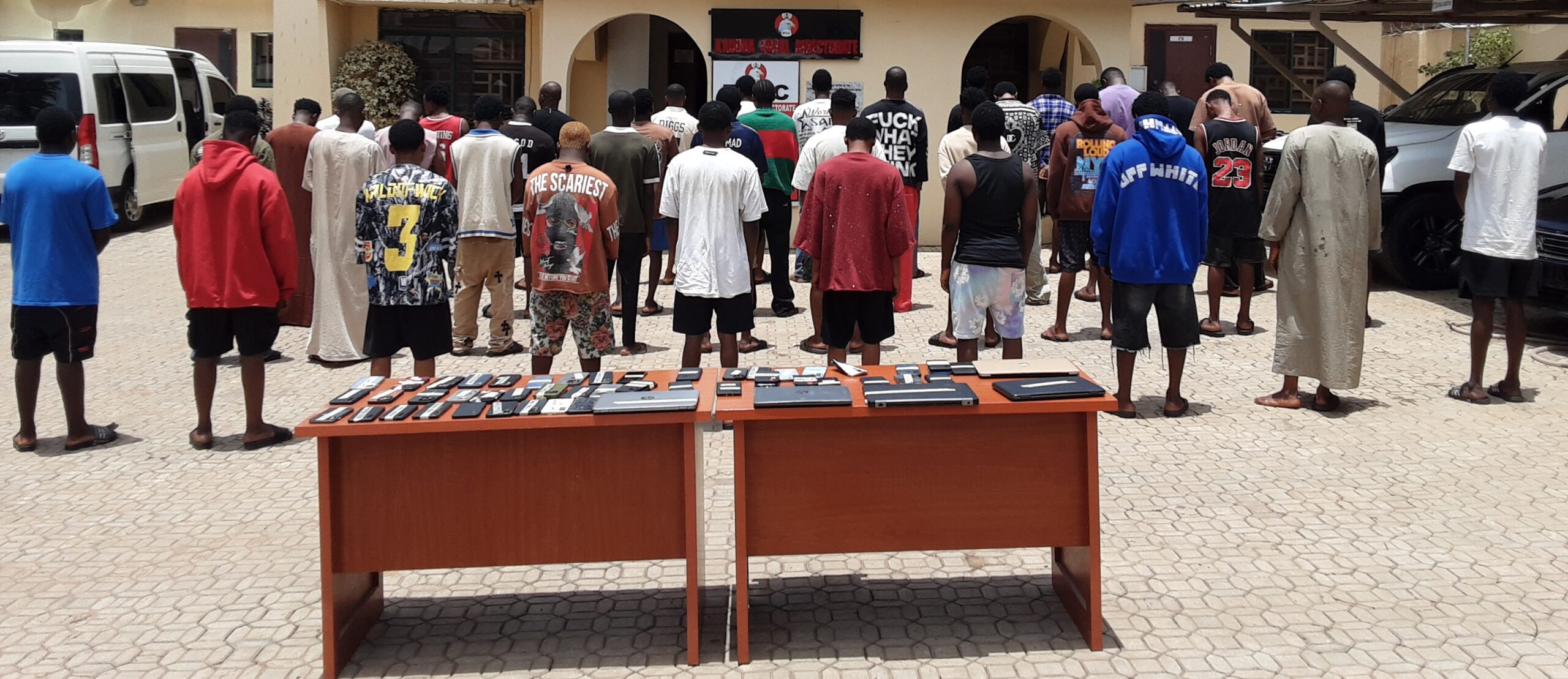 EFCC operatives arrest 40 youths over their suspected involvement in internet fraud in the Tamah Local Government Area of Nasarawa State.