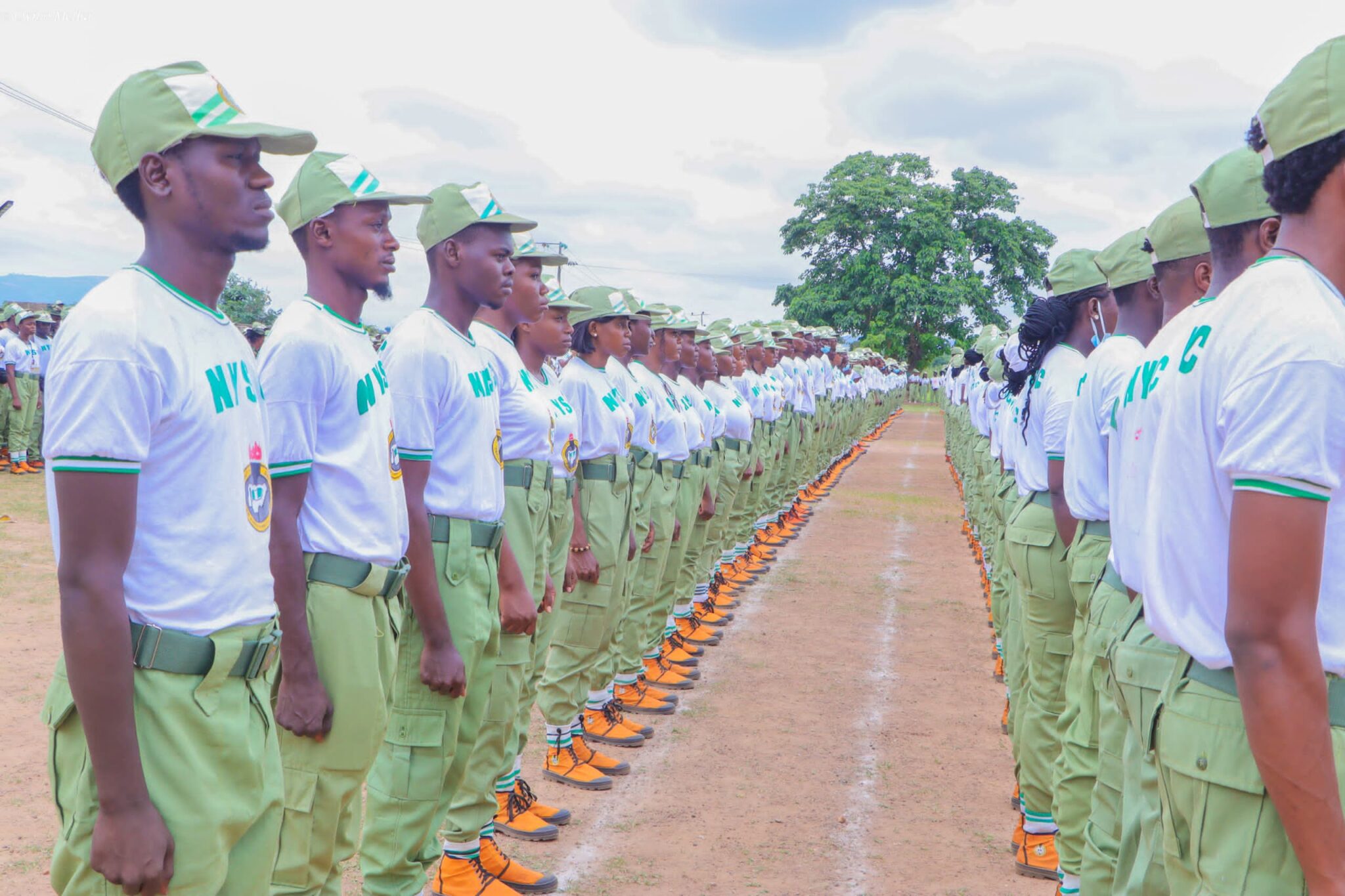 Gov. Ahmed Ododo donates N23m to the 1,166 Corps members serving in Kogi as transport allowance from camp to their places of assignments.