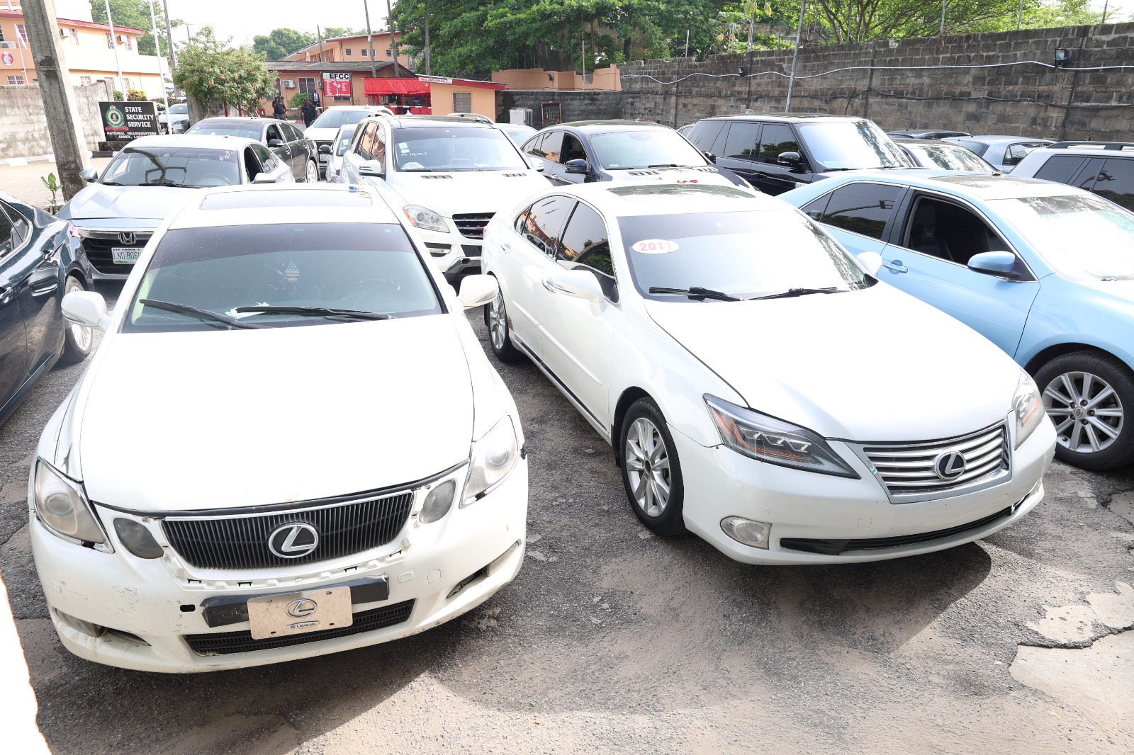In a massive haul, EFCC operatives nab 120 suspected internet fraudsters, recover exotic cars  in raids at various locations in Lagos State.  