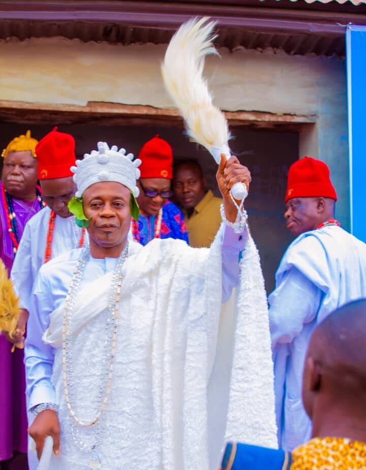 Samuel Shola Adebola ascends throne as the 5th Olugbagun of Igbagun land, a town in Yagba East Local Government Area of Kogi State