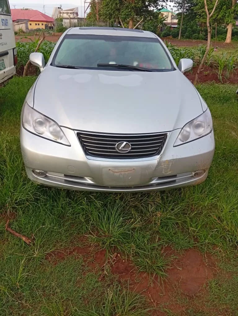 Police nab 3 armed robbery suspects, recover 2 cars in Anambra