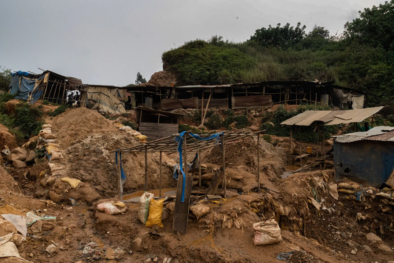 Police in the province of South Kivu say up to 500 miners are believed to be trapped in eastern Congo following a series of landslides.