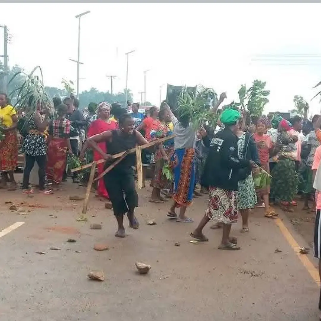 Insecurity: Benue women block highway in protest over arrests, herdsmen attacks