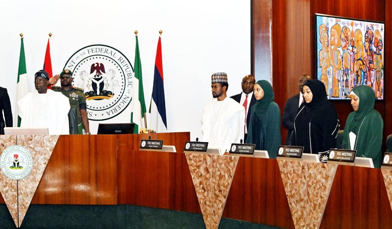 Yusuf Buhari and sisters at the special FEC meeting