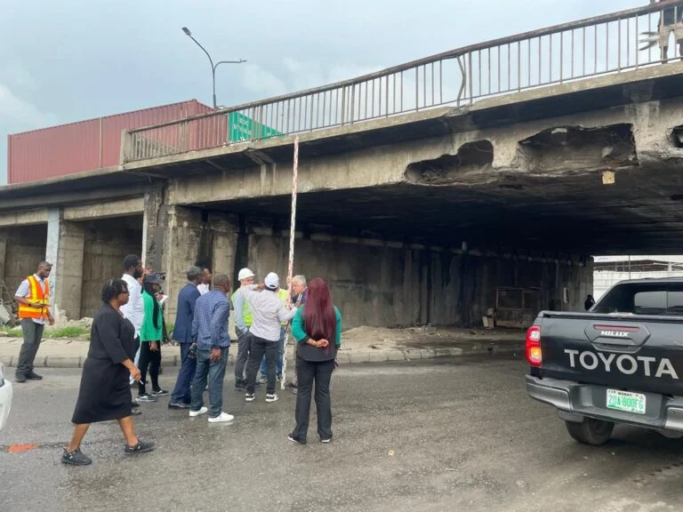 Minister of Works, Dave Umahi, says the cost of rehabilitation of burnt Iddo Bridge, Lagos has been renegotiated from N27bn to N17bn