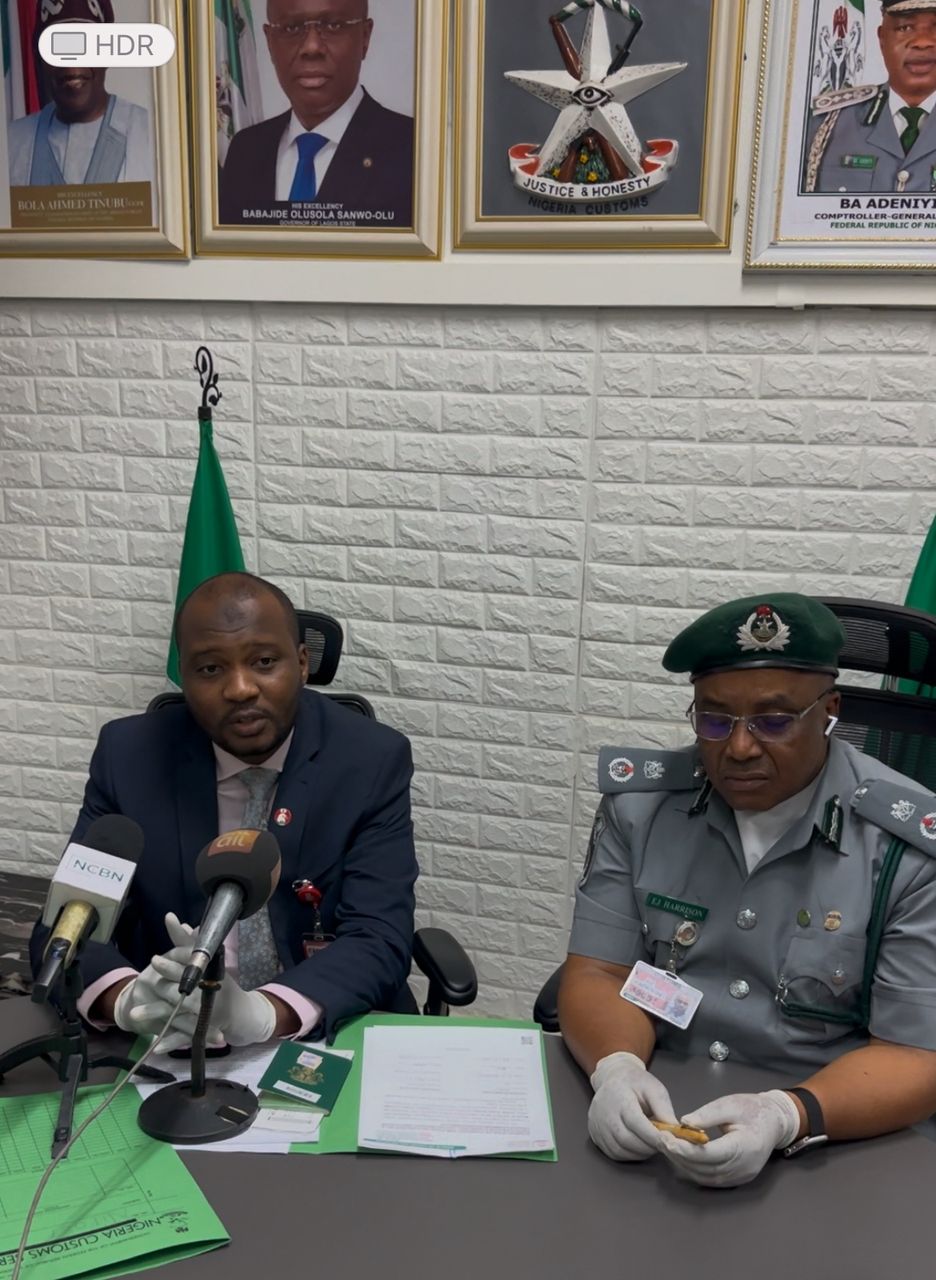 EFCC begins investigation of one Phil-Olumba Ifunaya Sheila over failure to declare the sum of $14,567 £1030 and CA$40 at Lagos Airport