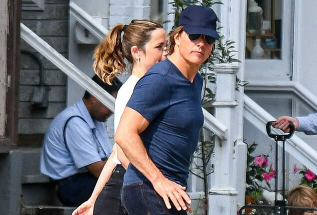 It’s official: Tom Cruise and Ana de Armas are Hollywood’s newest couple