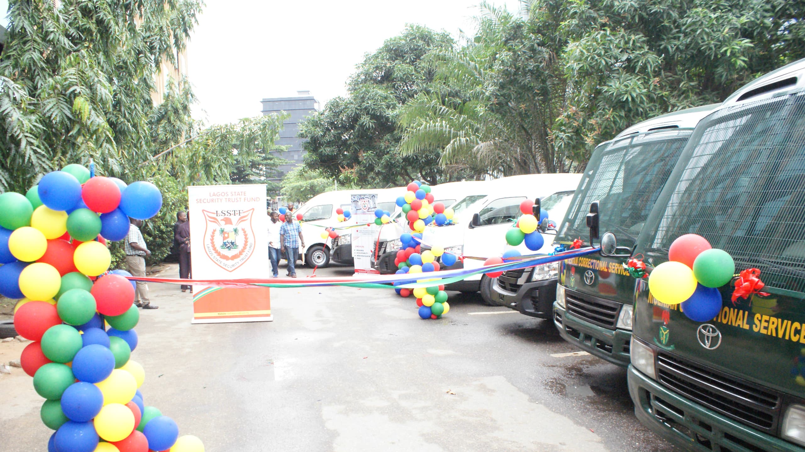 Babajide Sanwo-Olu fulfills promise with presentation of buses to MOJ