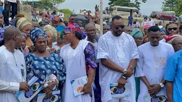 Odunlade Adekola lays late father to rest