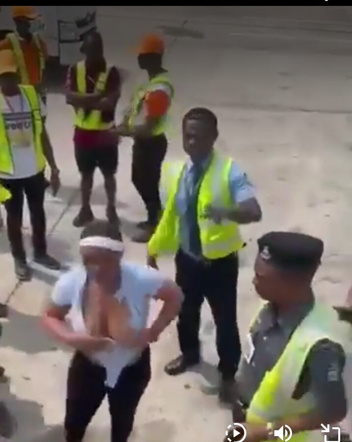 Screenshots of the passenger in fisticuffs with Airport saff 