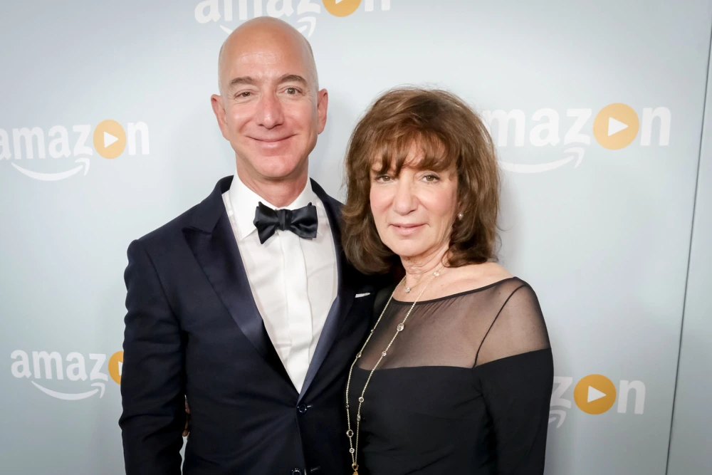 Jeff bezos mother