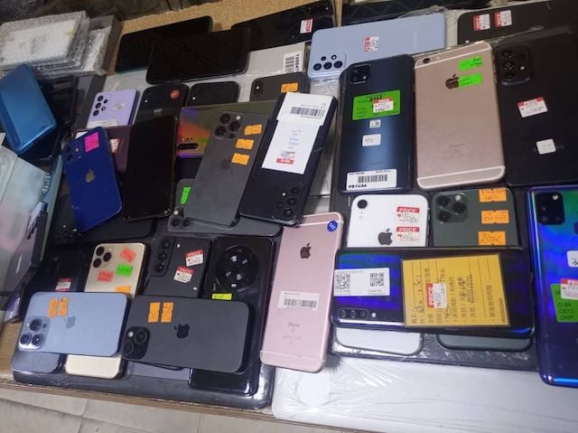 Lagos Police Seize 75 Phones and Laptops Abandoned by Fleeing Thieves in Ikeja