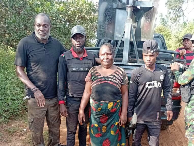 Nigerian Amy troops rescue two victims, recover N3.8 million ransom money meant for their release in operation in Kogi State.