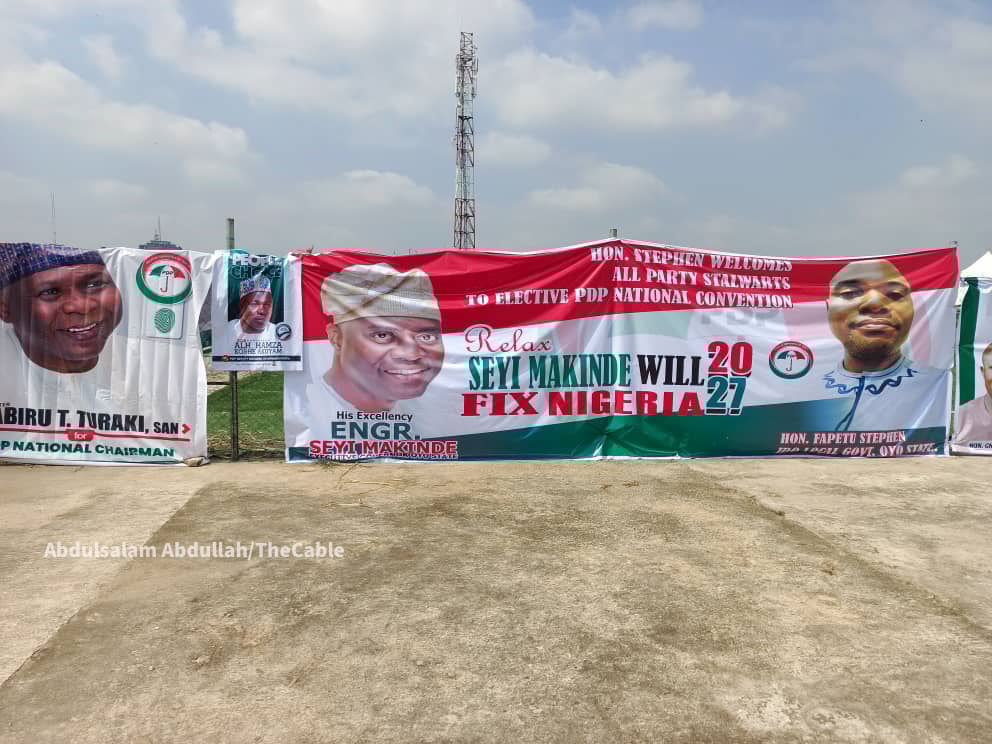 Supporters take campaign for Goodluck Jonathan  to contest the  2027 presidency to the venue of the ongoing PDP Convention