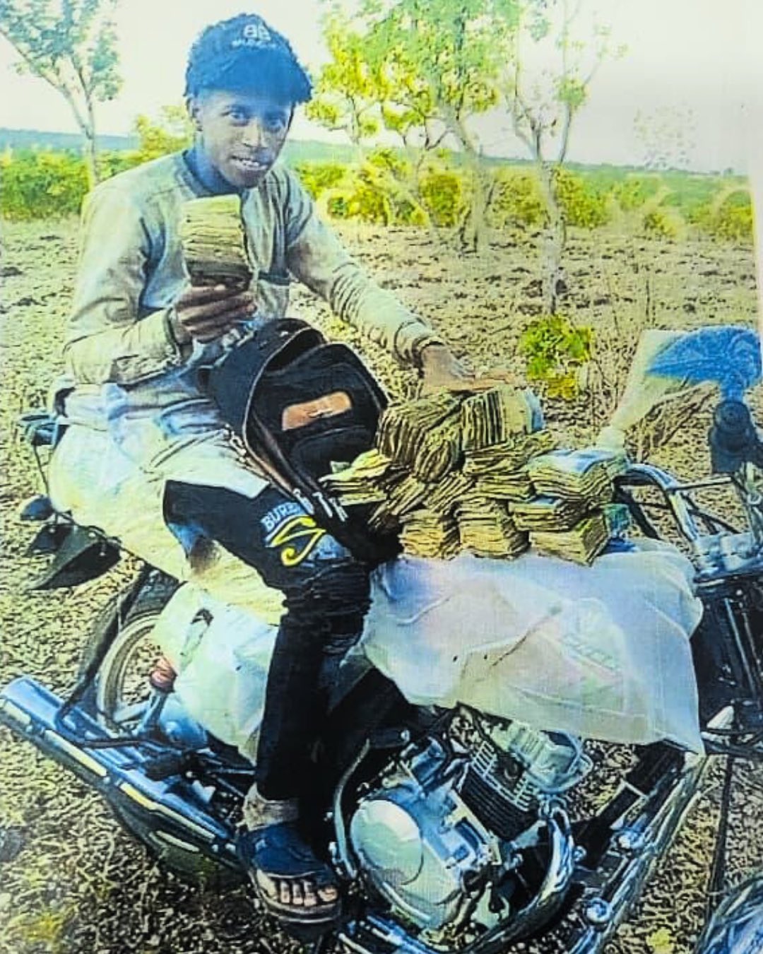 Police  arrested the two members of a dangerous banditry and kidnapping gang along the Komen–Masallaci axis in Kaiama LGA of Kwara State 